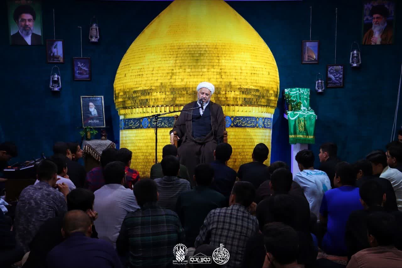 ویدیو | اجتماع هیئات نوجوان قم در محفل نوجوانان فاطمی