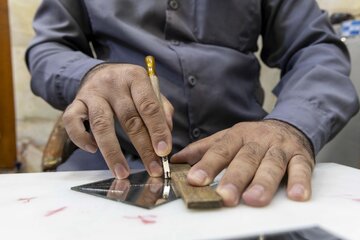 تقرير مصور/ تنفيذ أعمال التغليف في جدران حرم مرقد أبي الفضل العباس (عليه السلام)
