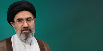Líder de la Revolución: según los cálculos divinos, Irán es la primera potencia del mundo / La Revolución desbarató el dominio extranjero sobre Irán