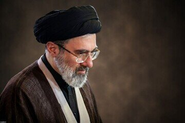 ڕێبەری باڵای ئێران: 30 میلیۆن گیانفیدا ناوی ئێرانی بەرز کردۆتەوە