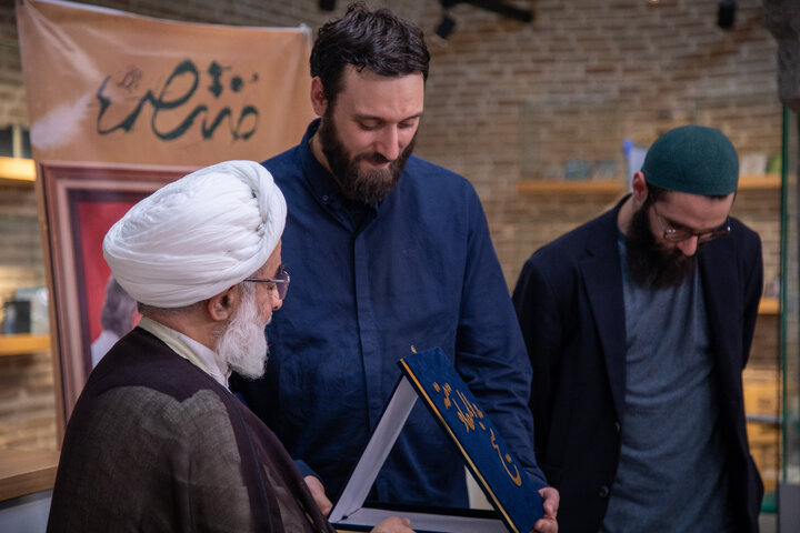 گزارش تصویری/  مراسم بزرگداشت دومین سالگرد شهادت سید حسن نصرالله در حوزه علمیه مروی