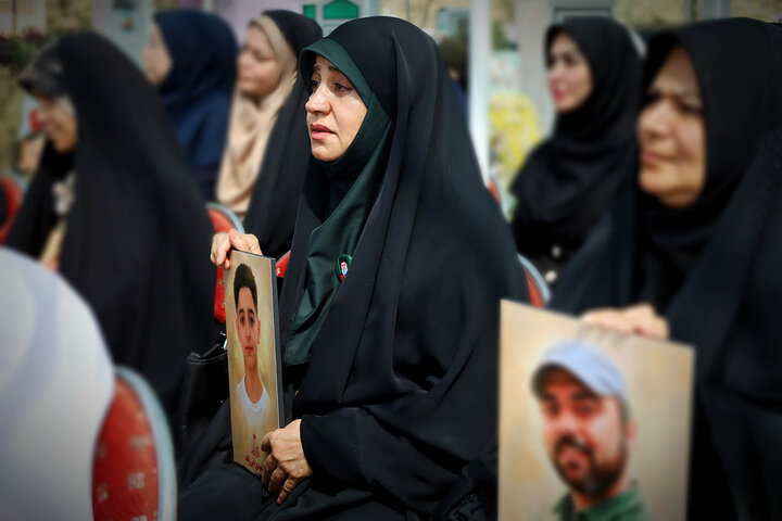 گزارش تصویری/ مراسم بزرگداشت و غبارروبی مزار شهدای دانش‌آموز