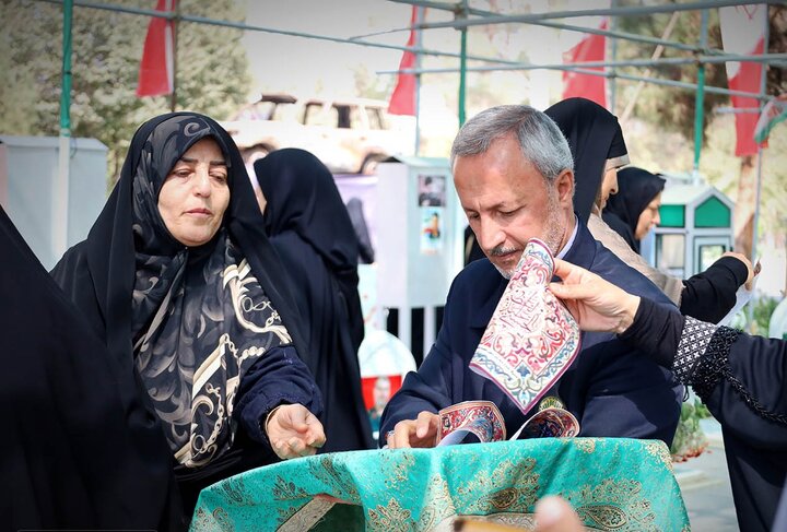 گزارش تصویری/ مراسم بزرگداشت و غبارروبی مزار شهدای دانش‌آموز