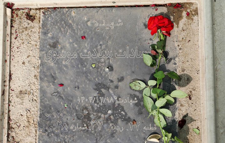 گزارش تصویری/ مراسم بزرگداشت و غبارروبی مزار شهدای دانش‌آموز