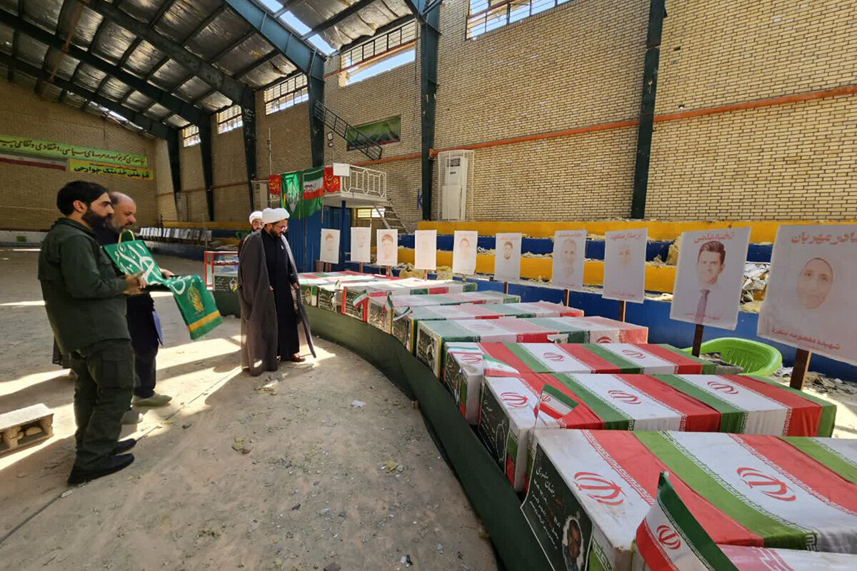 ایران: لامرد میں امریکی حملے کے شہداء کو سفیران کریمہ اہل بیتؑ کا خراج عقیدت
