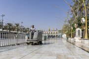 تقرير مصور/  غسل الساحة الوسطية لبين الحرمين وتنظيفها