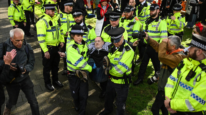 UK Police Arrest More Than 50 Pro-Palestine Demonstrators Outside Labour Conference