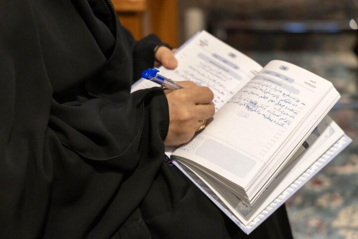 تقرير مصور/ ضمن مشروع (حاملة الرسالة الزينبية)..ورش تدريبية وتأهيلية لملاكات تبليغية نسوية في العتبة العباسية