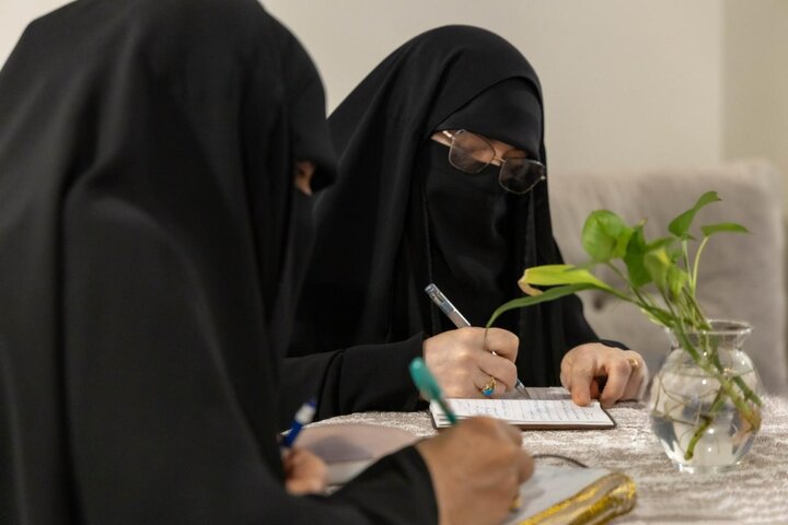 تقرير مصور/ ضمن مشروع (حاملة الرسالة الزينبية)..ورش تدريبية وتأهيلية لملاكات تبليغية نسوية في العتبة العباسية