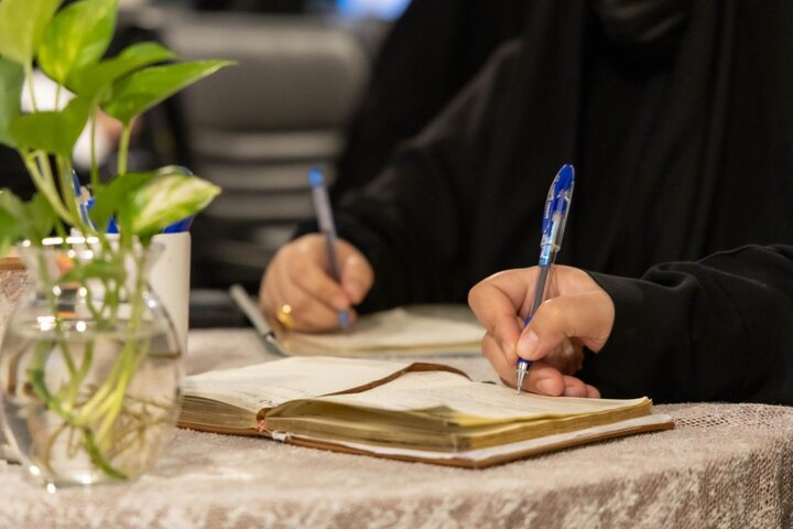 تقرير مصور/ ضمن مشروع (حاملة الرسالة الزينبية)..ورش تدريبية وتأهيلية لملاكات تبليغية نسوية في العتبة العباسية