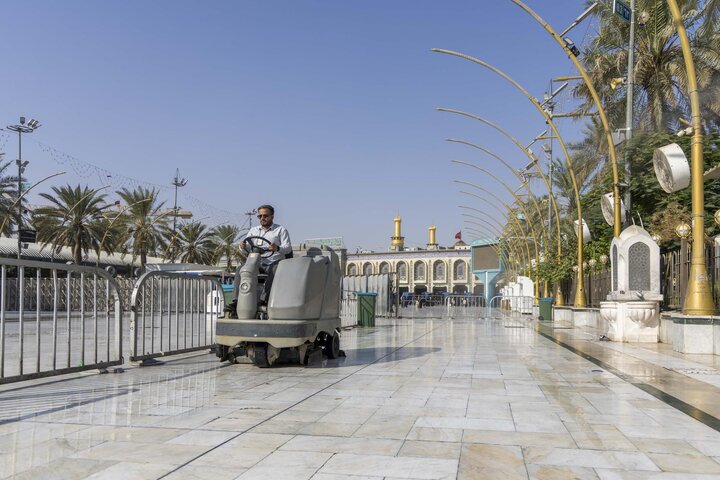 تقرير مصور/  غسل الساحة الوسطية لبين الحرمين وتنظيفها