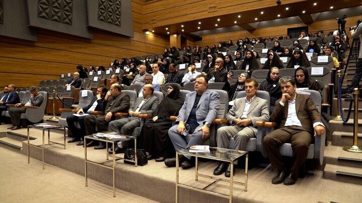 گزارش تصویری/ تجلیل از برگزیدگان پویش ملی ایثار