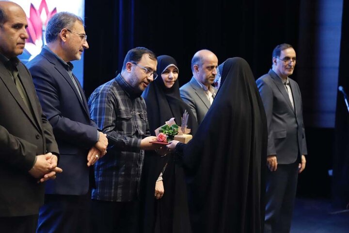 گزارش تصویری/ تجلیل از برگزیدگان پویش ملی ایثار