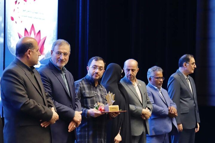 گزارش تصویری/ تجلیل از برگزیدگان پویش ملی ایثار