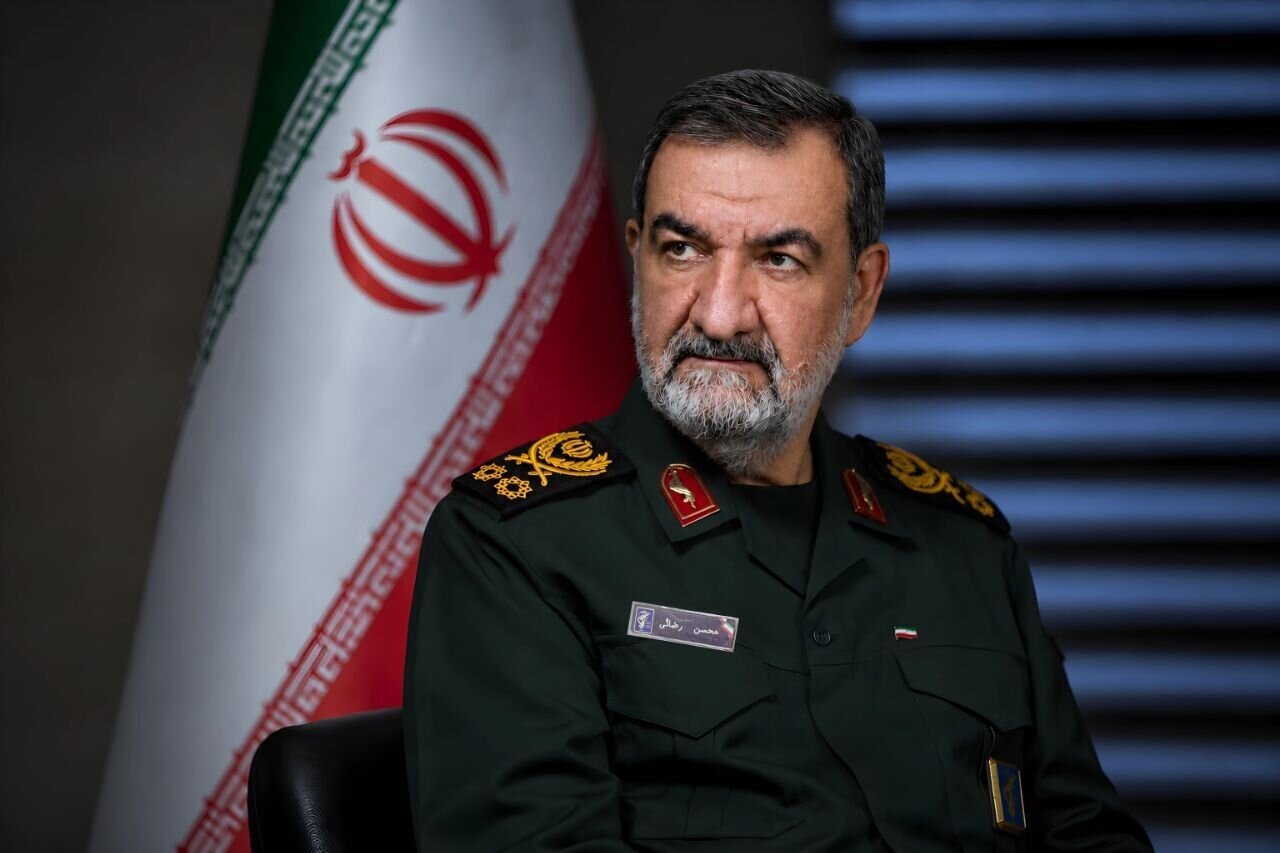 Iran’s SNSC Secretary Says Trump Is Caught Between Negotiation and War