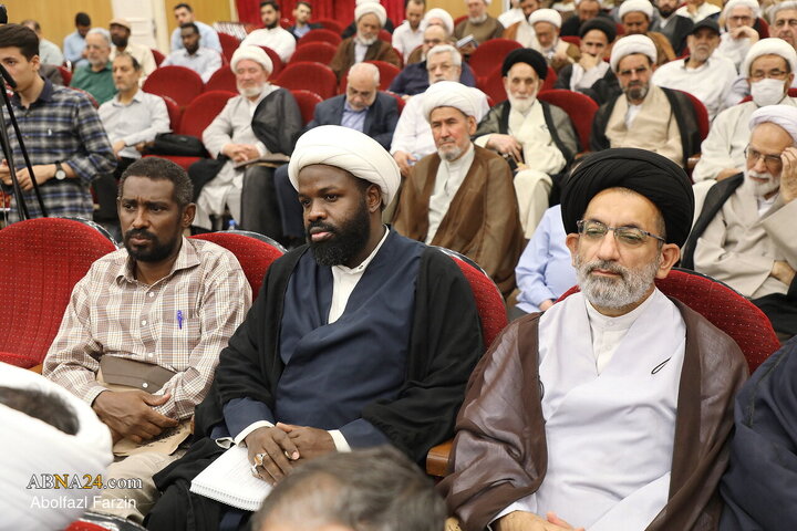 آیین رونمایی از اثر «فقیهی از کربلا»