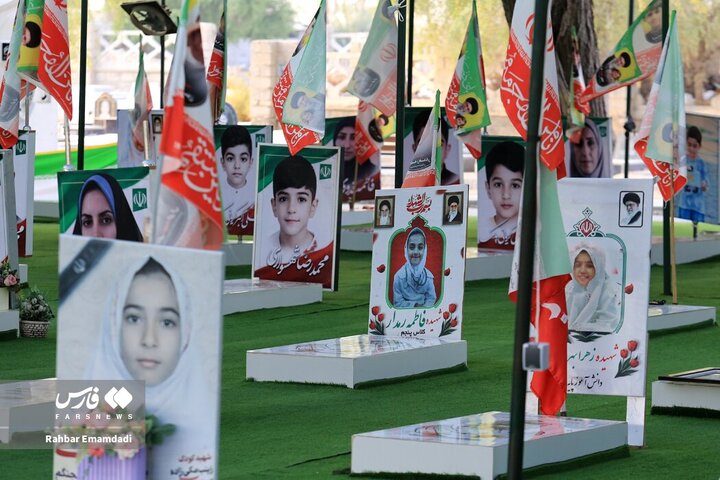 Foto / Minablı Öğrencilerin Ailelerinden Şehitler Mezarlığı’na Ziyaret