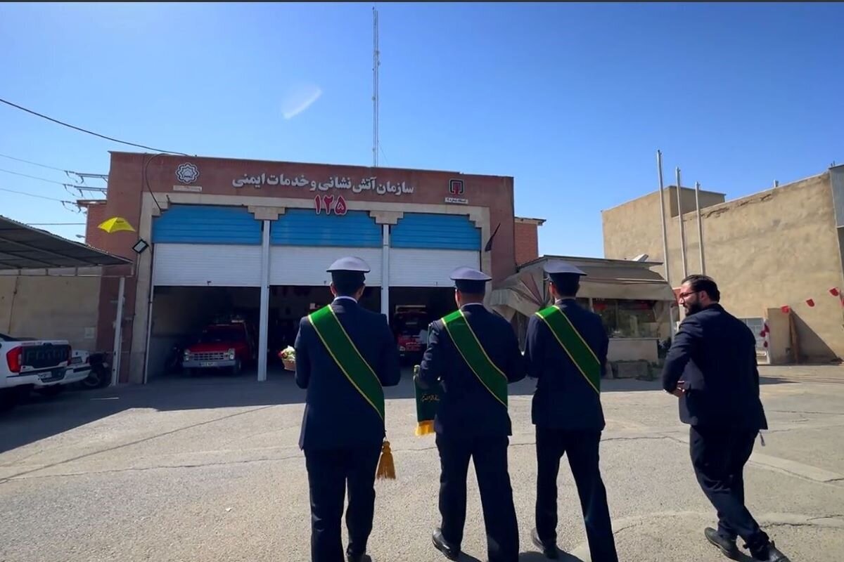 ویدیو | قدردانی خادمان حرم بانوی کرامت از آتش‌نشانان