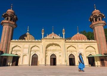 ویدیو | لحظه فرو ریختن مناره مسجد ۶۰۰ ساله