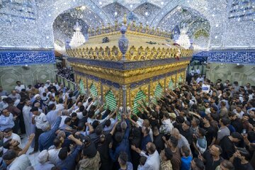 Informe fotográfico | Noche de viernes en Karbala: imágenes del santuario de Abu al-Fadl al-Abbas (P)