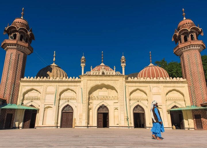 ویدیو | لحظه فرو ریختن مناره مسجد ۶۰۰ ساله