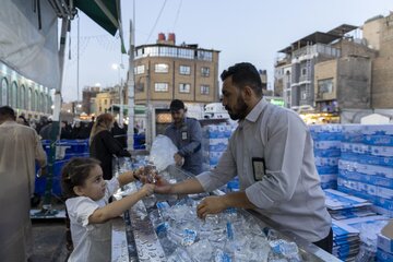 Al-Abbas Shrine Strengthens Cleaning, Shoe Storage and Water Services for Visitors (+Photos)