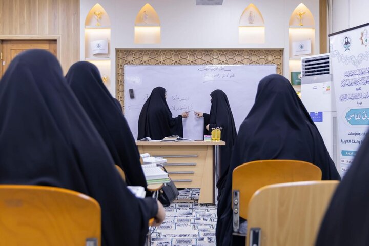 تقرير مصور/ اختتام دورة (هُدىً للناس) الثانية لمدرّسات التربية الإسلامية بكربلاء المقدسة