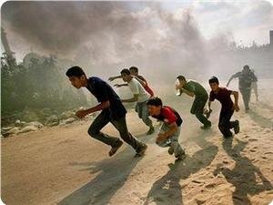 Israeli Forces Kill Palestinian, Injure Several in New Gaza Ceasefire Violations