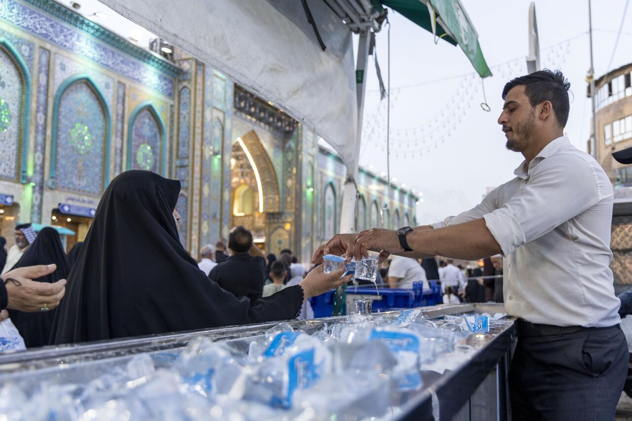Al-Abbas Shrine Strengthens Cleaning, Shoe Storage and Water Services for Visitors