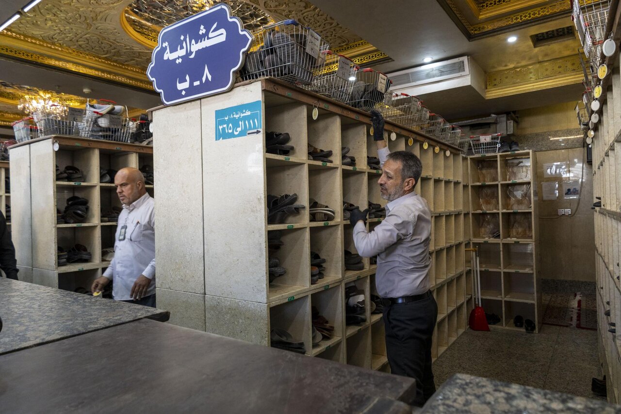 Al-Abbas Shrine Strengthens Cleaning, Shoe Storage and Water Services for Visitors