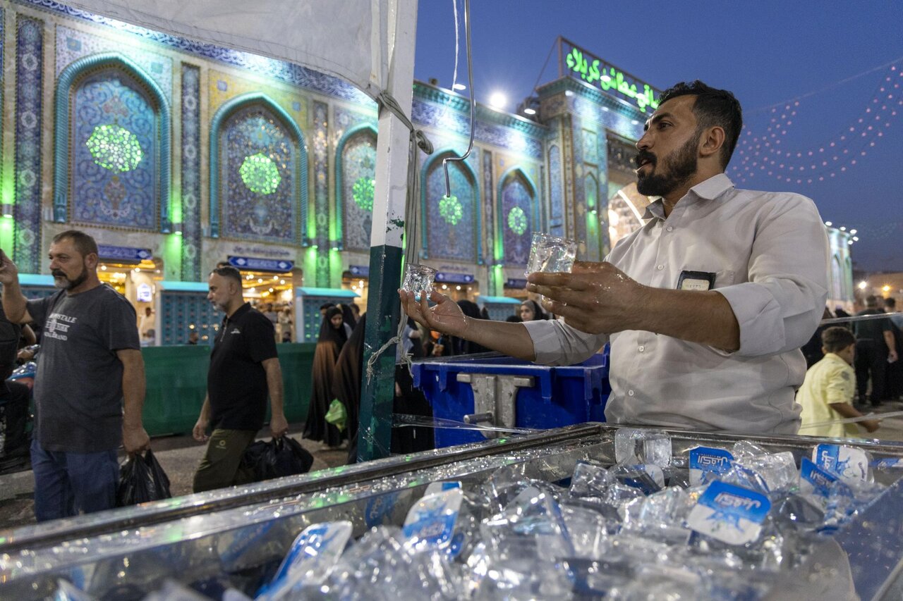 Al-Abbas Shrine Strengthens Cleaning, Shoe Storage and Water Services for Visitors