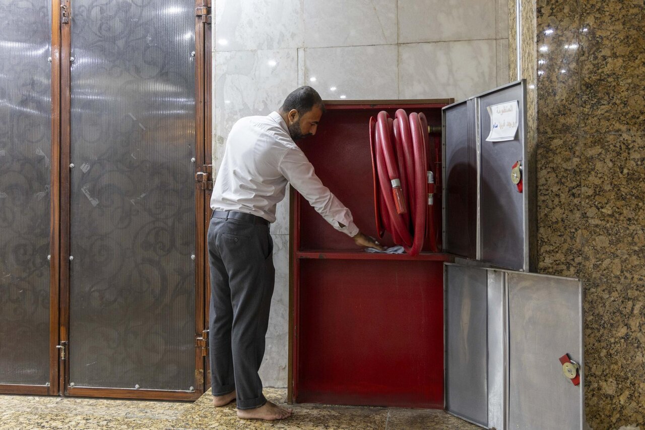 Al-Abbas Shrine Strengthens Cleaning, Shoe Storage and Water Services for Visitors
