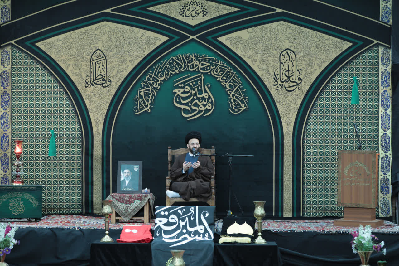 حجت‌الاسلام صدر: پرچم بقاع متبرکه نماد هویت دینی و پرچم هدایت و تقواست