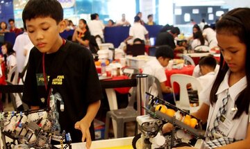 Mga estudyanteng Pilipino, nagwagi sa international space robotics contest; robot sa ISS, pinatakbo gamit ang kanilang program