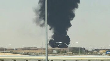 ویدیو | تصاویری نزدیک از سوختن مخازن آرامکو سعودی در پی حملات مقاومت یمن