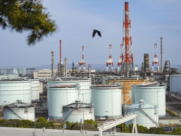 IEA: Around 325 Million Barrels of Oil Released From Strategic Reserves