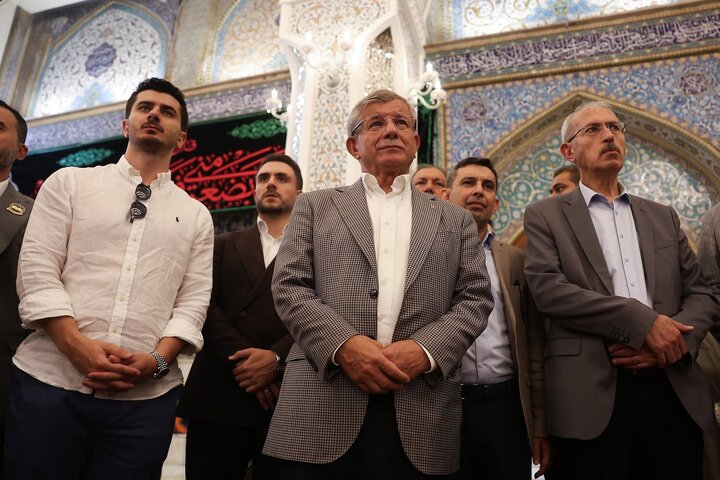 تقرير مصور/ رئيس الوزراء التركي الأسبق أحمد داود أوغلو يزور الإمامين الجوادين في الكاظمية