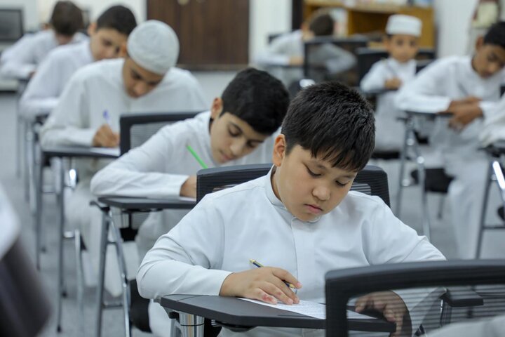 تقرير مصور/ العتبة العباسية تنظّم مسابقةً في حفظ مختارات من كتاب (الأربعون حديثًا) في النجف الأشرف
