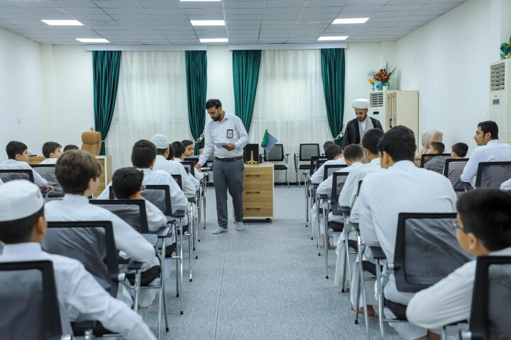 تقرير مصور/ العتبة العباسية تنظّم مسابقةً في حفظ مختارات من كتاب (الأربعون حديثًا) في النجف الأشرف