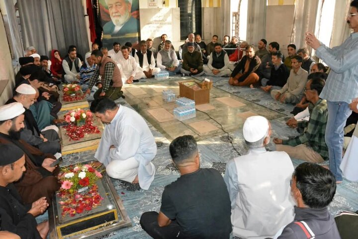 H.I အိဖ်သေခါရ် ဟိုစိုင်းန်  အန်ဆွာရီ ၏ ၁၂ ကြိမ်မြောက် နှစ်ပတ်လည် နေ့တွင် ကက်ရှ်မီးယားတစ်ဝန်း ကုရ်အာန်ရွတ် ခွာနီ နှင့် မဂျ်လစ်များ ကျင်းပ  ။ ။ Photos
