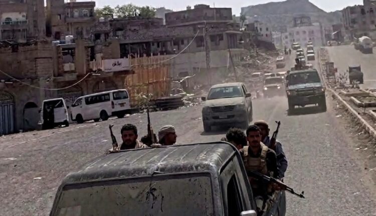 Ansarallah official publishes video showing control over Taiz’s Al-Turbah city