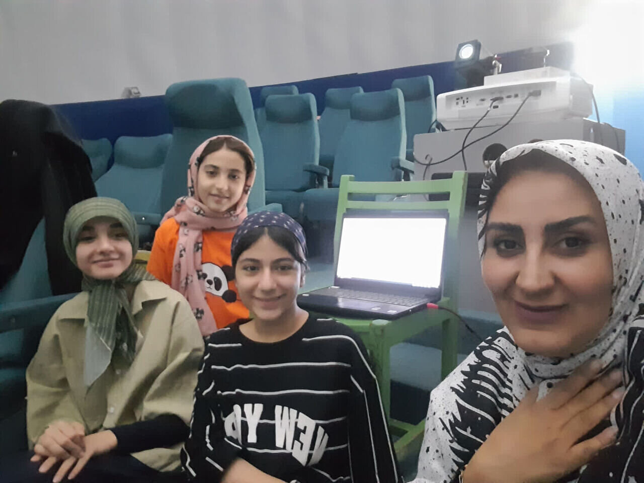 Adolescentes de Qazvin descubren cuatro asteroides nuevos en una campaña astronómica internacional