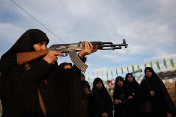 آموزش نظامی بانوان در تهران