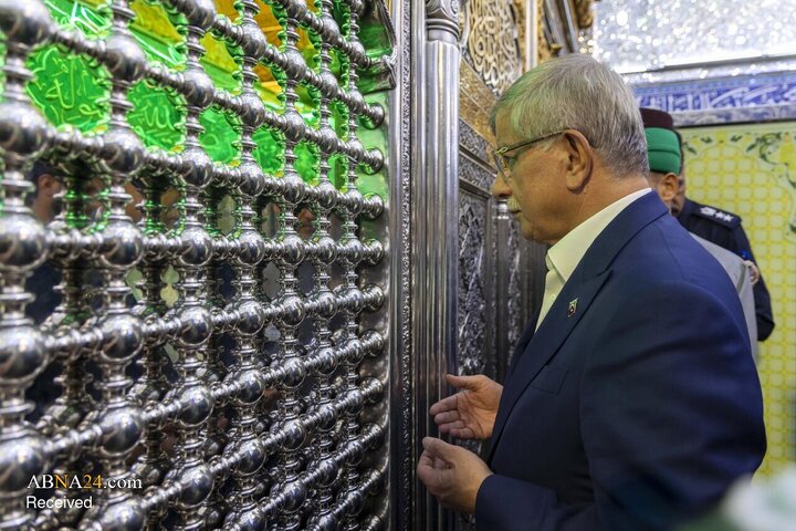 نخست‌وزیر پیشین ترکیه در حرم حضرت ابوالفضل العباس(ع)