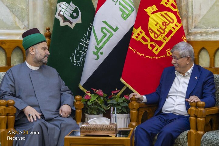 نخست‌وزیر پیشین ترکیه در حرم حضرت ابوالفضل العباس(ع)