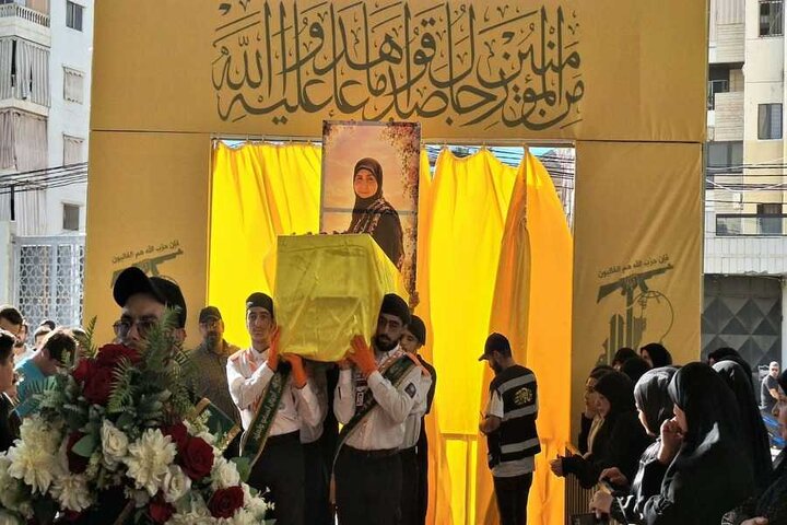 تقرير مصور/ مراسم تشييع لشهيدة في روضة جنة الزهراء (ع) بمنطقة الكفاءات اللبنانية