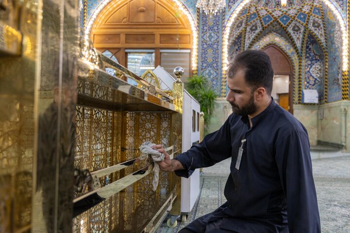 تقرير مصور/ تنظيم حملات التنظيف في صحن مرقد أبي الفضل العباس (ع)