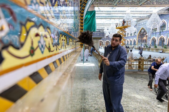 تقرير مصور/ تنظيم حملات التنظيف في صحن مرقد أبي الفضل العباس (ع)