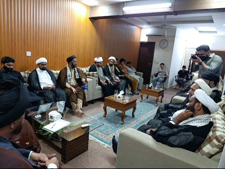 تقرير مصور/ إقامة الملتقى العلمي والفكري الشهري بعنوان «سيرة السيدة فاطمة الزهراء (ع)» في إسلام آباد