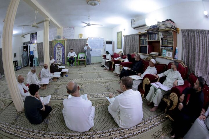 Foto / Mukaddes Abbas Türbesi, Kerbela genelinde Kuran tilaveti ve tecvid kursları başlattı.